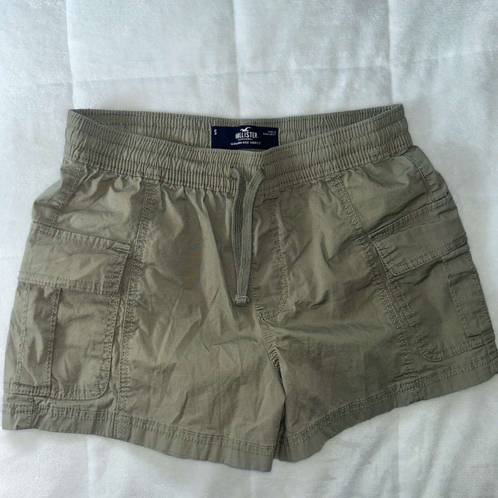 Holister army green cargo shorts